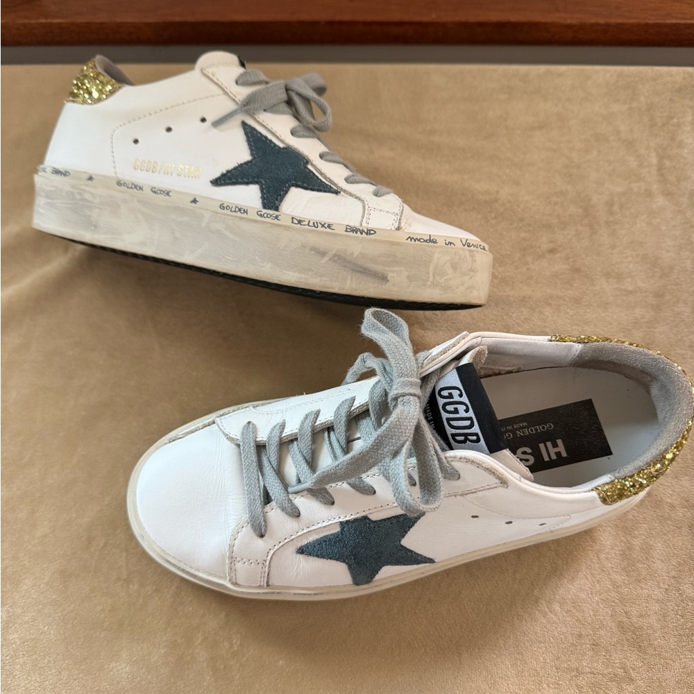 Golden Goose  White Sneakers with Navy Star and Gold Heel